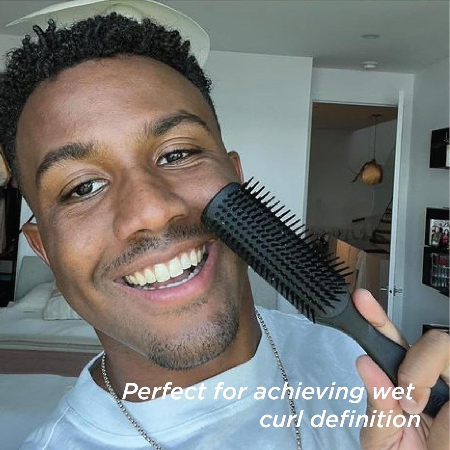 Denman D3 Original Curl Definer & Styler, Curly Hair Brush for Women & Men – 7 Row Detangling & Curl Defining Brush for Smooth Defined Curls - a Precision Styling Brush for Straight Hair